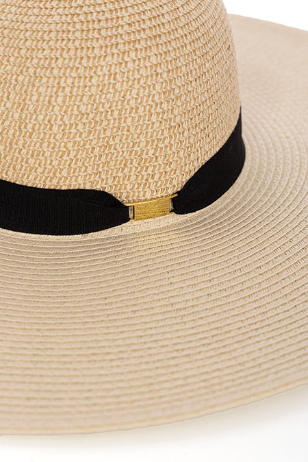 Pleteni šešir sa kontrastnom trakom Tiffany Production